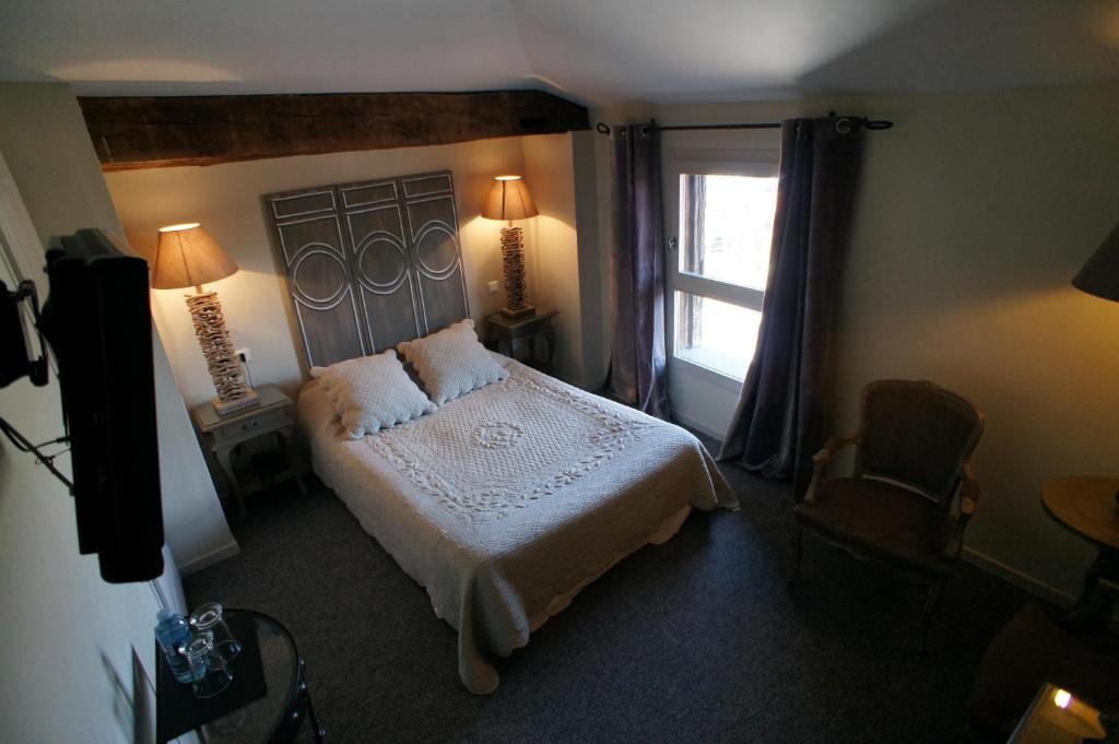 Hotel De La Tour Chatillon-sur-Chalaronne Bilik gambar
